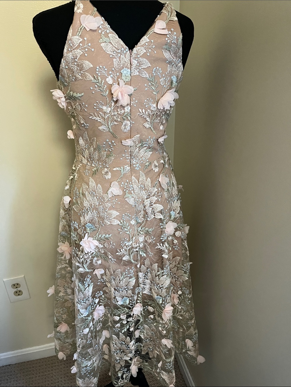 🌸 Dress the Population Audrey 3D Floral Applique Lace Gown Blush Pink Small - Picture 8 of 9